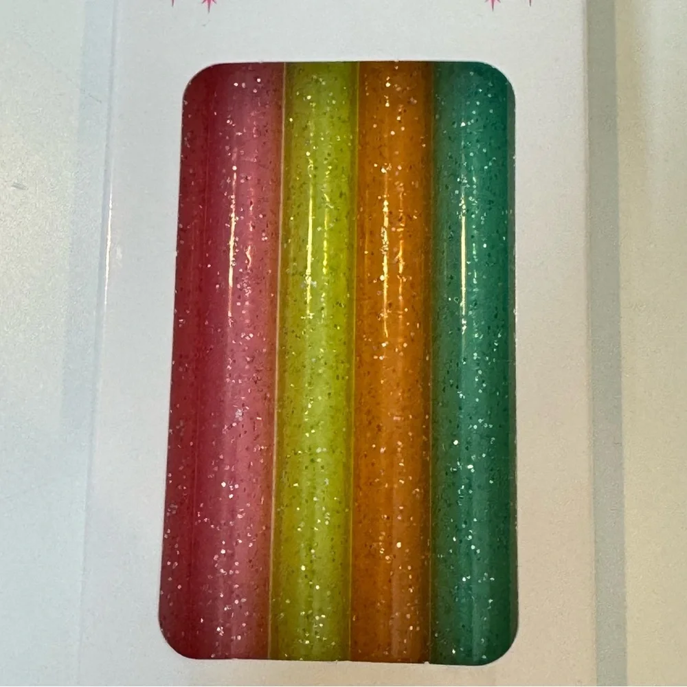 CharCharms Tumbler Straws are replacement straws for tumblers.